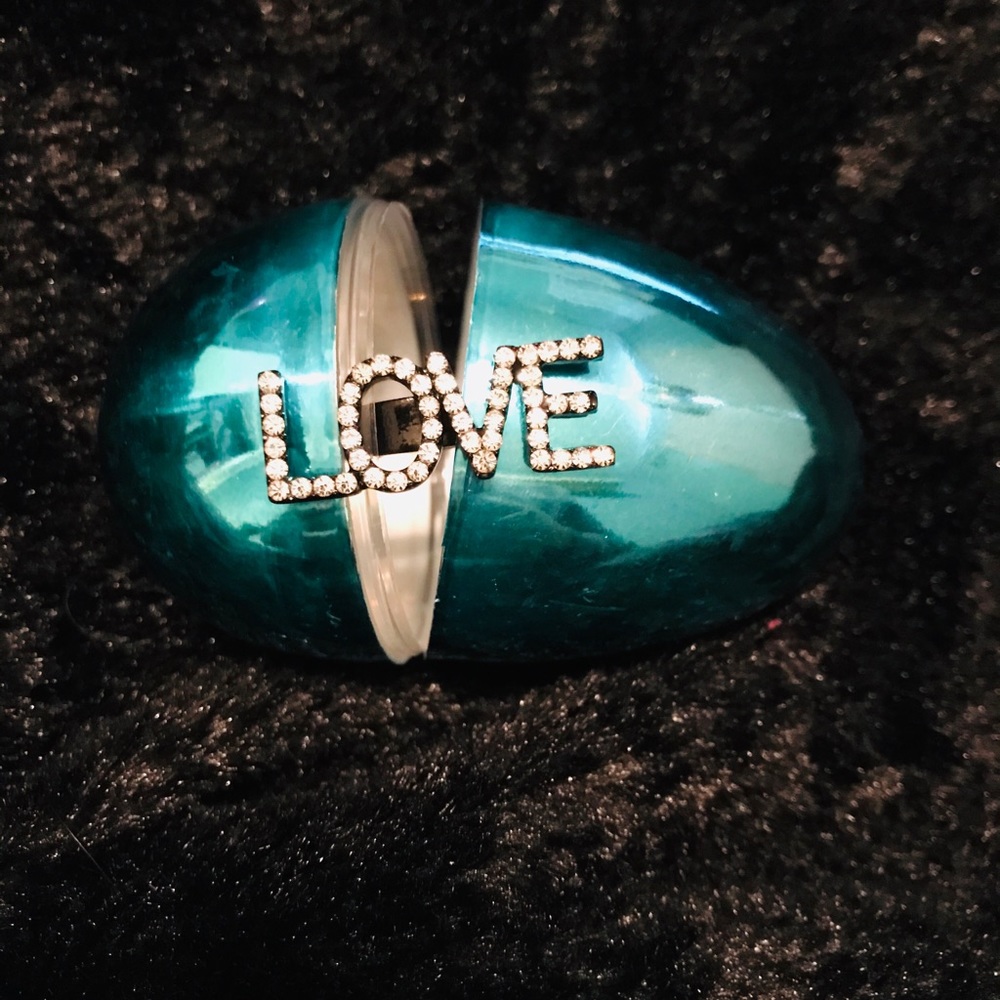 Statement Ring - Picture 1 of 3